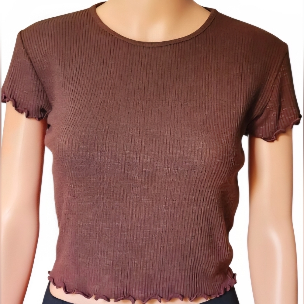 Liz & Sara Brown Ribbed Lettuce Hem Short Sleeve Top – Size L.